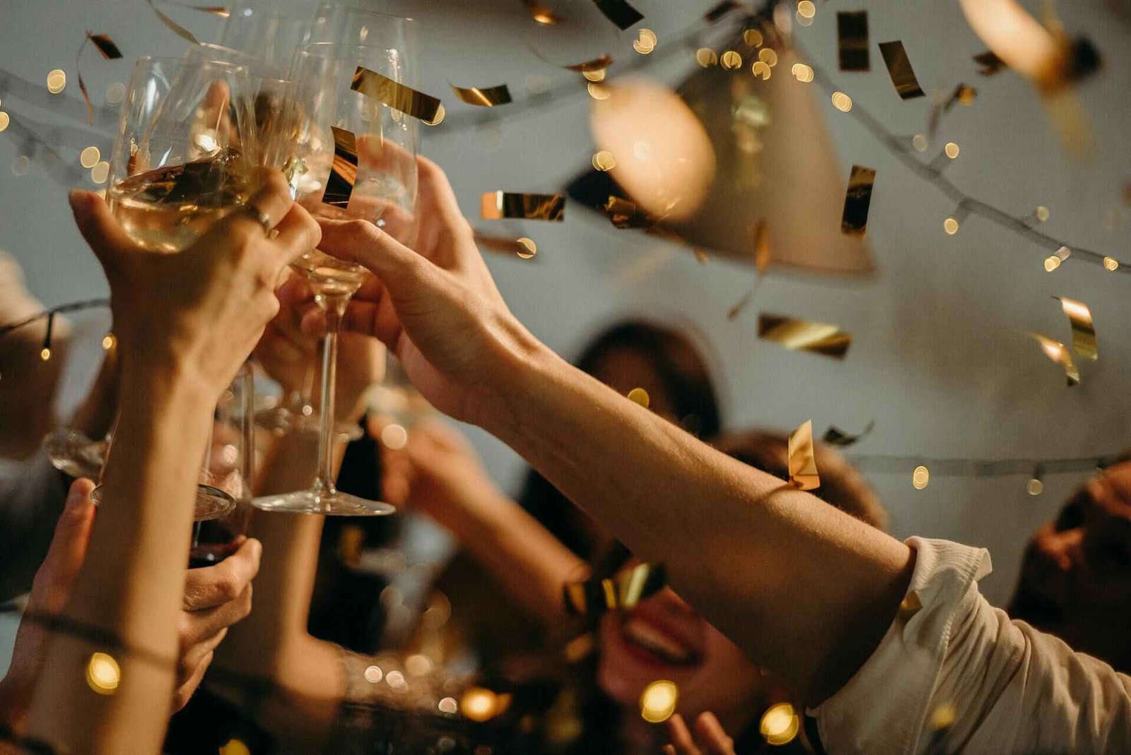 cheers; party; celebration; confetti; drink glasses; last minute gift; gift ideas; same day delivery; gift guide